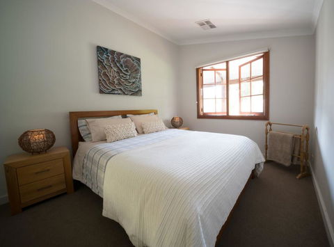 The Farmhouse - Accommodation 4U 6
