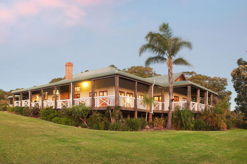 The Farmhouse - Accommodation 4U 0