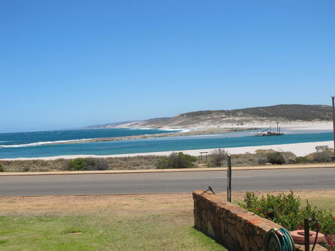 Kalbarri Riverfront Unit - Accommodation 4U 1