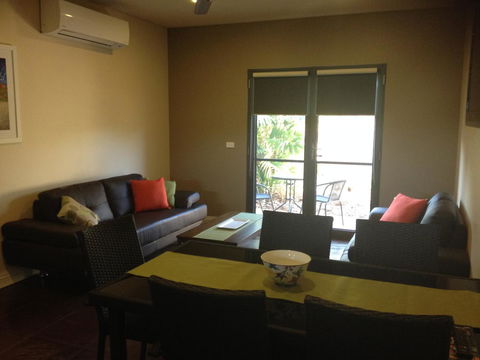 Breezes Apartments - Accommodation 4U 2
