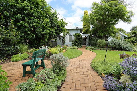 Jacaranda Guest House - Accommodation 4U 38