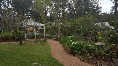 Two Sisters Chalets - Accommodation 4U 14