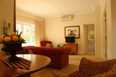 Two Sisters Chalets - Accommodation 4U 28