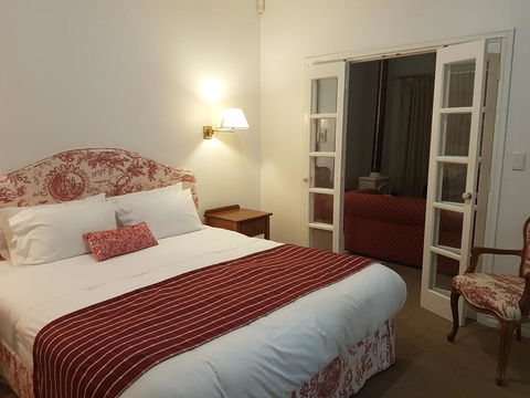 Two Sisters Chalets - Accommodation 4U 8
