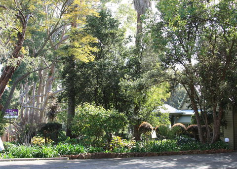 Two Sisters Chalets - Accommodation 4U 0
