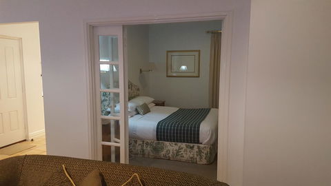 Two Sisters Chalets - Accommodation 4U 7