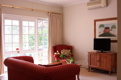Two Sisters Chalets - Accommodation 4U 34