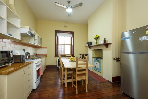Fremantle Colonial Cottages - Accommodation 4U 1