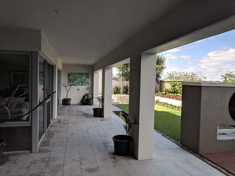 Riverside Retreat - Accommodation 4U 6