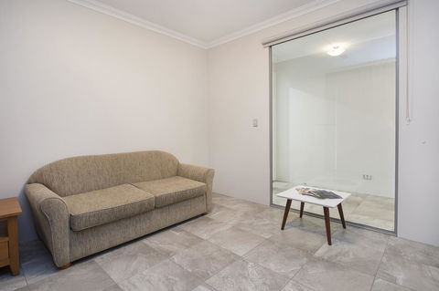 15 Cabot Close - Accommodation 4U 17