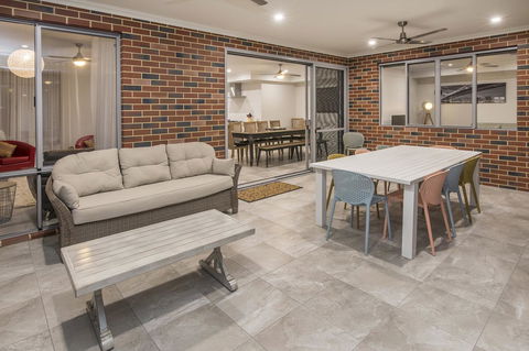 15 Cabot Close - Accommodation 4U 22