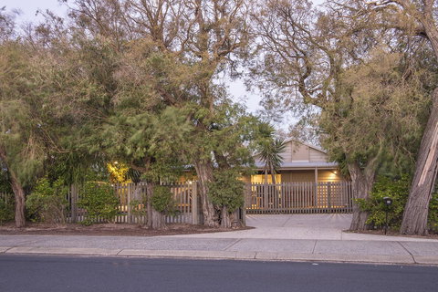 Boardwalk - Accommodation 4U 4