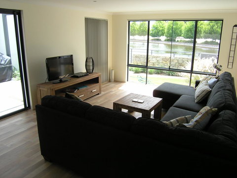 Swan Valley Townhouse - Accommodation 4U 13