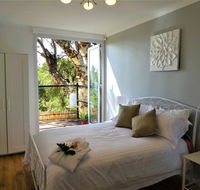 Treetops Cottage - Accommodation 4U