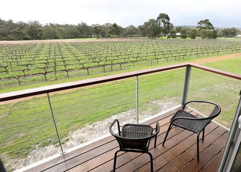 Lot113 Vineyard Accommodation - Accommodation 4U 6