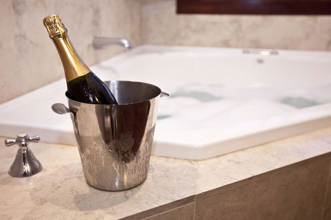 Caves House Hotel & Apartments Yallingup - Accommodation 4U 1
