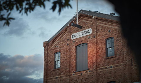 The Premier Mill Hotel - Accommodation 4U 12