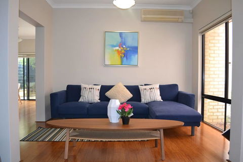 Highgate Modern Home (4 Mins To Perth City) - Accommodation 4U 1