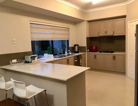 Highgate Modern Home (4 Mins To Perth City) - Accommodation 4U 4