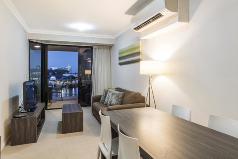 Dolphin Quay Apartments - Accommodation 4U 19