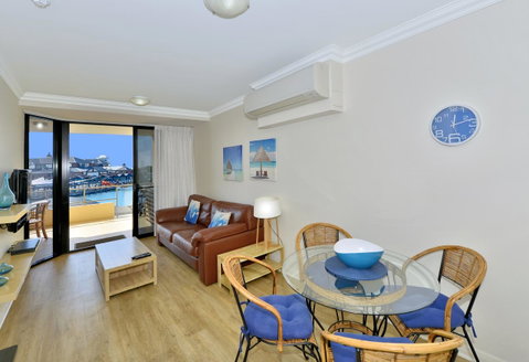 Dolphin Quay Apartments - Accommodation 4U 12