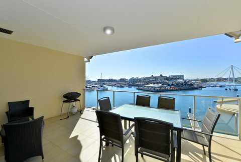 Dolphin Quay Apartments - Accommodation 4U 4