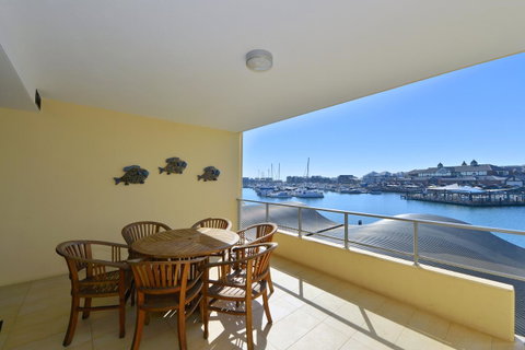 Dolphin Quay Apartments - Accommodation 4U 14