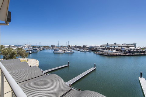 Dolphin Quay Apartments - Accommodation 4U 16