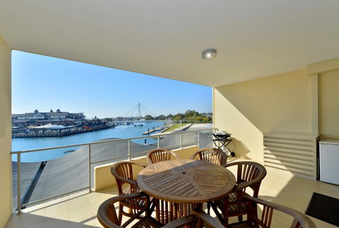 Dolphin Quay Apartments - Accommodation 4U 15