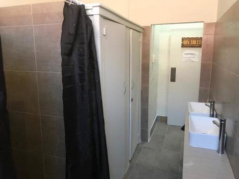 JJ's Backpackers - Accommodation 4U 14