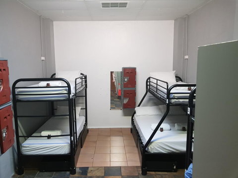 JJ's Backpackers - Accommodation 4U 21