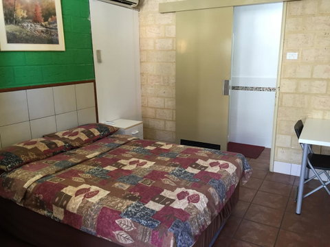 Hay Street Traveller\'s Inn - Accommodation 4U 17