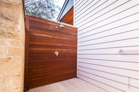 Arthouse - Accommodation 4U 10