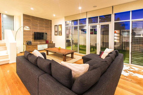 Arthouse - Accommodation 4U 8