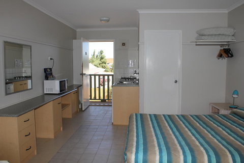 Ningaloo Coral Bay â€“ Bayview - Accommodation 4U 23