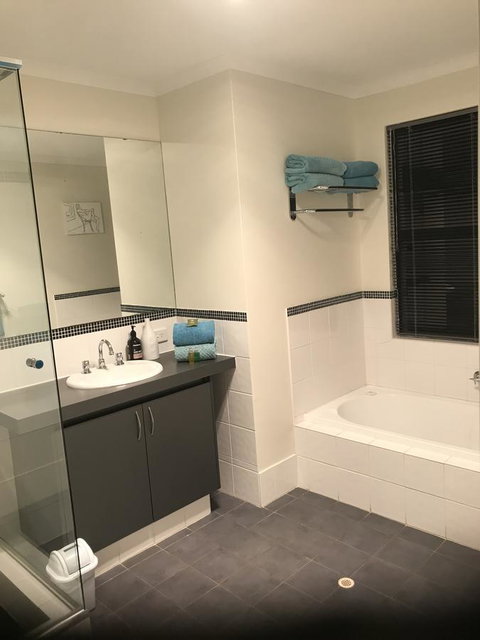 THE SANCTUARY LUXURY HOLIDAY HOME - Accommodation 4U 6