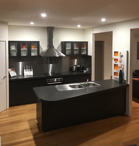 THE SANCTUARY LUXURY HOLIDAY HOME - Accommodation 4U 9