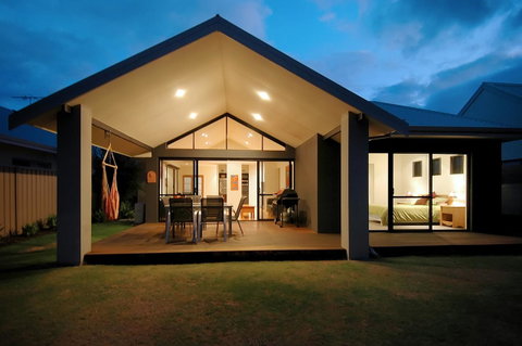 THE SANCTUARY LUXURY HOLIDAY HOME - Accommodation 4U 24