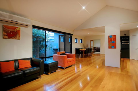 THE SANCTUARY LUXURY HOLIDAY HOME - Accommodation 4U 15