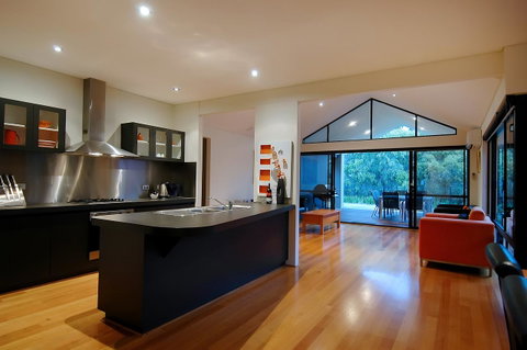 THE SANCTUARY LUXURY HOLIDAY HOME - Accommodation 4U 11