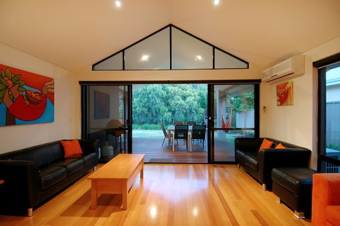 THE SANCTUARY LUXURY HOLIDAY HOME - Accommodation 4U 16