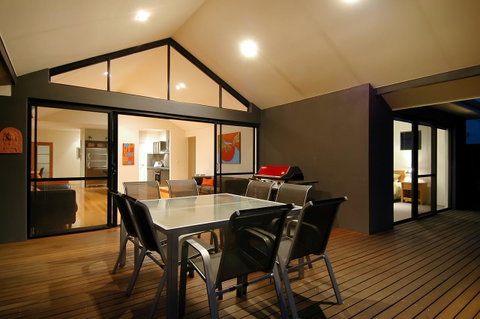 THE SANCTUARY LUXURY HOLIDAY HOME - Accommodation 4U 25