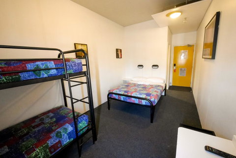 Perth City YHA - Accommodation 4U 27