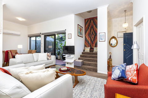 Como Executive Apartment - Accommodation 4U 9