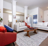 Como Executive Apartment - Accommodation 4U
