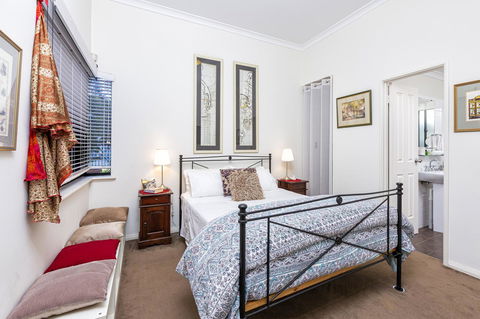 Como Executive Apartment - Accommodation 4U 6