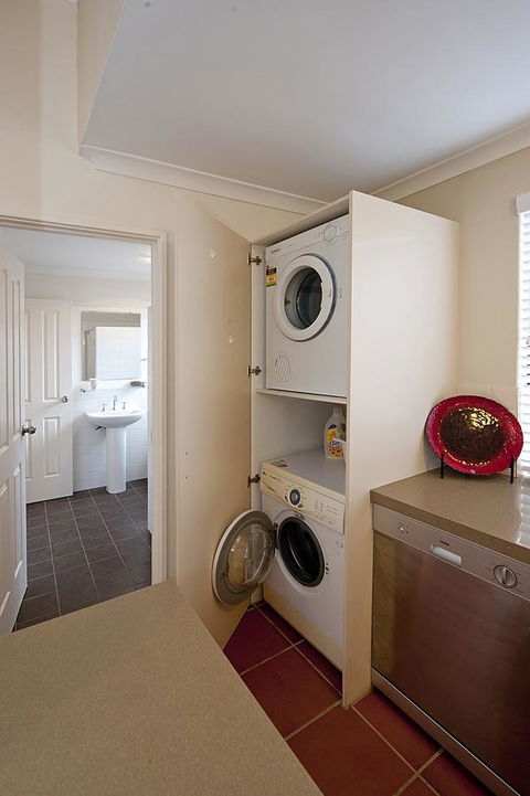 Como Executive Apartment - Accommodation 4U 14