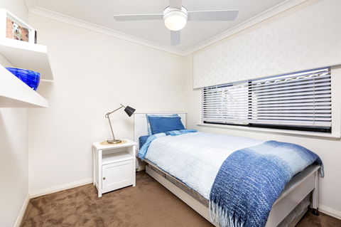 Como Executive Apartment - Accommodation 4U 12