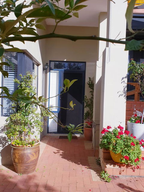 Como Executive Apartment - Accommodation 4U 3
