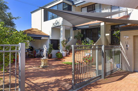 Como Executive Apartment - Accommodation 4U 1